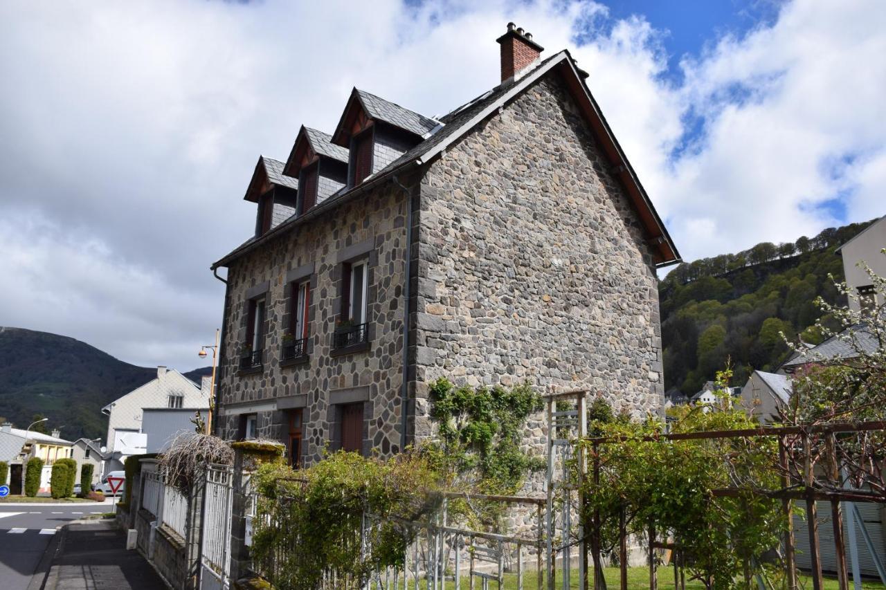 Petit Duplex De Charme Sous Les Toits Du Mont-Dore ภายนอก รูปภาพ
